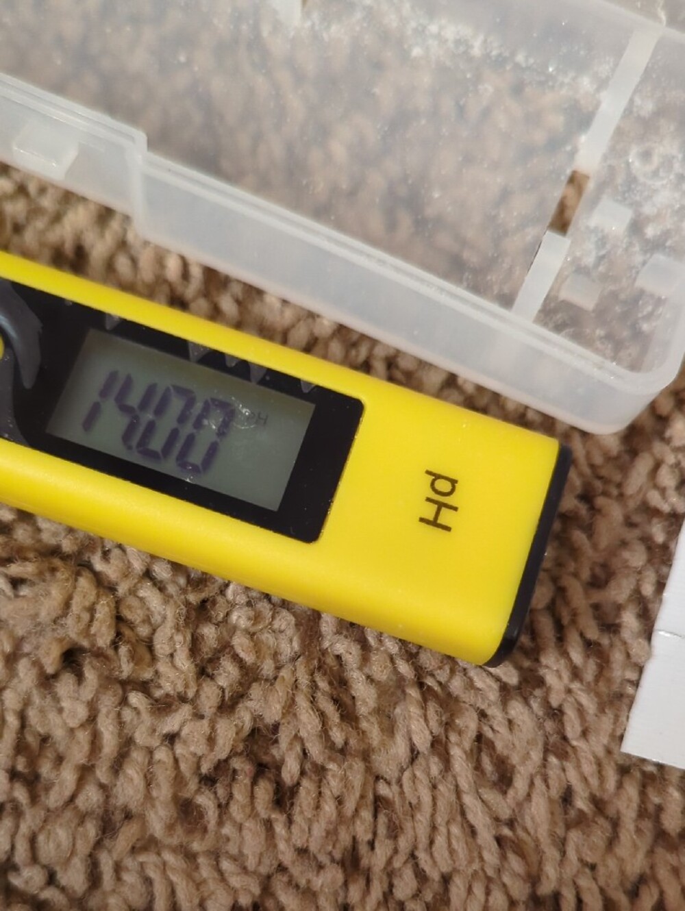 Digital pH Meter Tester in Yellow and Black - Picture 5 of 10